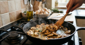 Шампиньоны не потеряют вкус и аромат: как правильно жарить грибы - теперь делаю только так